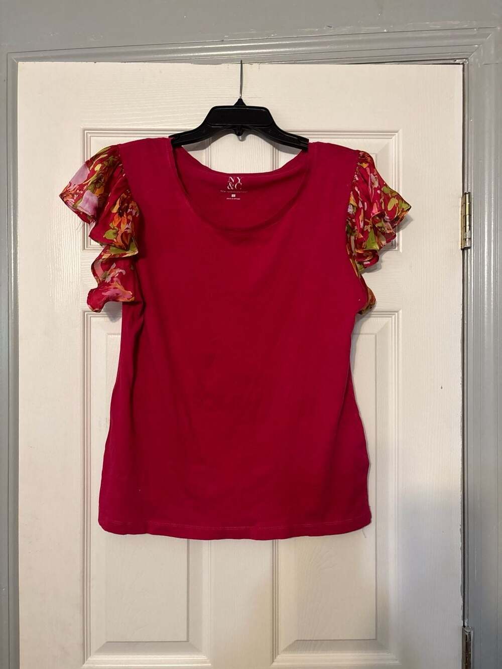 New York & Company Pink Flutter Sleeve Floral Top